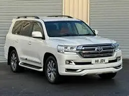 TOYOTA LAND CRUISER PRADO V8